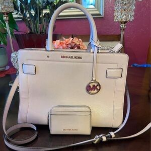 💗Michael Kors Soft Pink Medium Satchel and Wallet Set💗